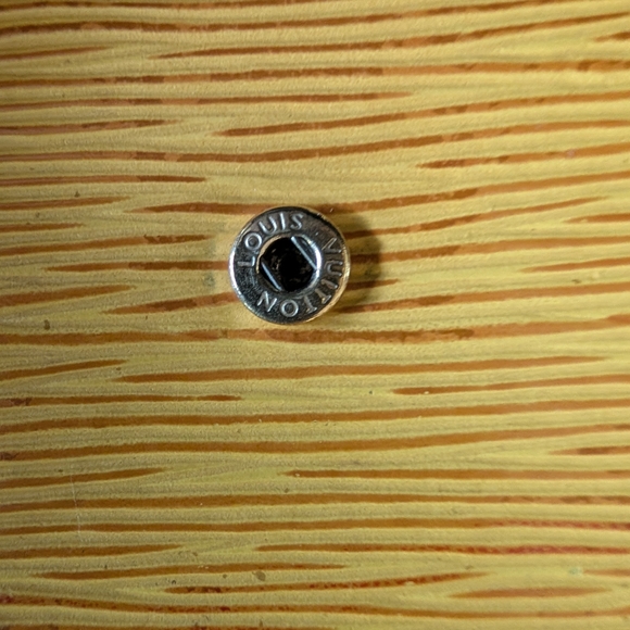 Authentic Louis Vuitton Yellow Epi Leather Kisslock Wallet - Picture 13 of 14